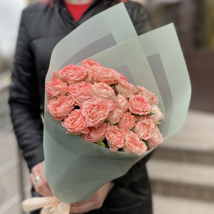 5 кустовых розово-персиковых пионовидных роз Фаир Флоу